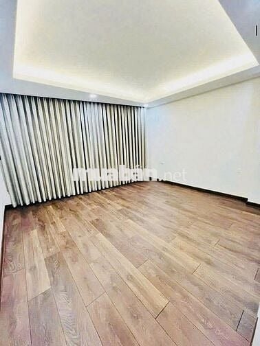 CHO THUÊ NHÀ MỚI ĐẸP HẺM OTO ĐƯỜNG SƯ VẠN HẠNH, QUẬN 10