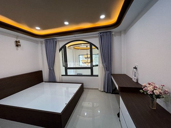 3 lầu,full nội thất cao cấp,xe tải đổ cách nhà 20m khu VIP Quang Trung