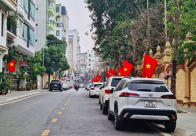 BÁN BIỆT THỰ CAO CẤP 2 TẦNG – MẶT PHỐ VÕNG THỊ – CÁCH HỒ TÂY 60M