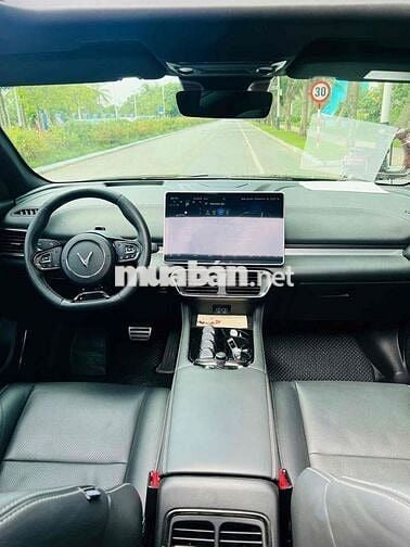 VinFast VF8 Plus 2024 CATL mua Pin