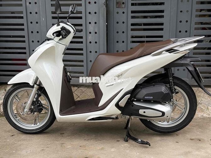 🌈 SH160ABS 2023 Trắng Đen/ Như mới