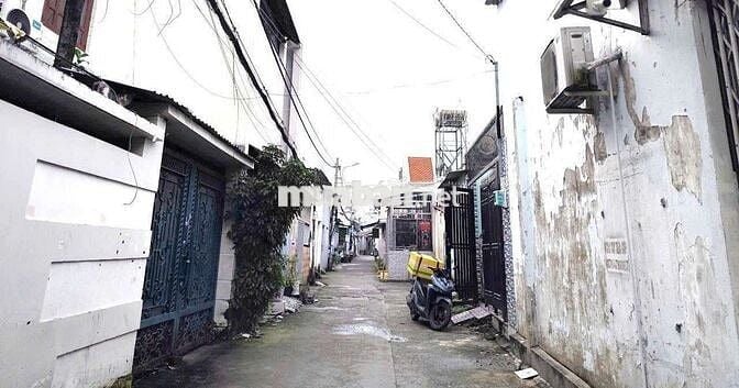 Cần bán gấp nhà  cấp 4 P.TTN.Q12 .DT 5x14  gác lửng hẻm xe hơi .nhà cũ