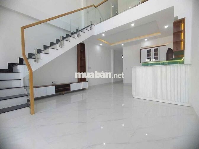 Nhà trệt lầu lửng phong cách hiện đại cách trường cấp 2 phú hòa 800m