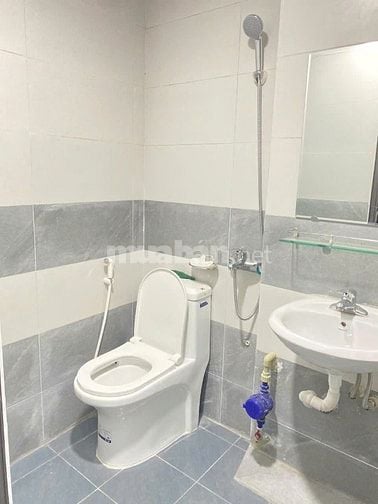 Cho thuê phòng trọ 3.2 tr khép kín thang máy nhà mới