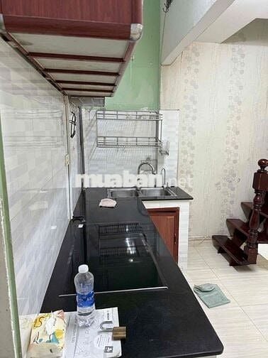 cc có sân vườn rộng. gần Âu Cơ