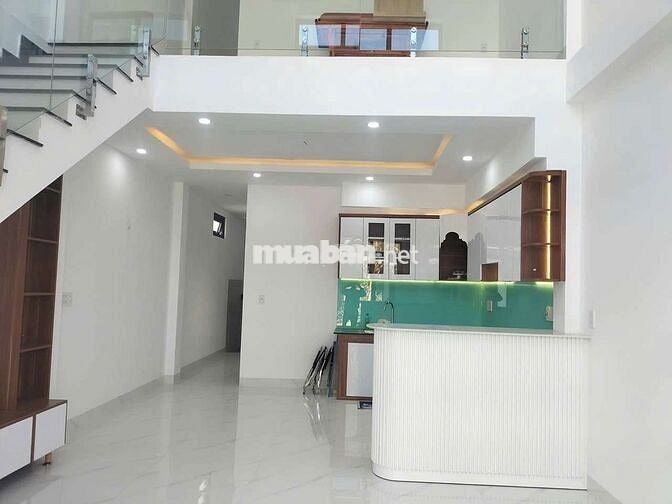 Nhà trệt lầu lửng phong cách hiện đại cách trường cấp 2 phú hòa 800m