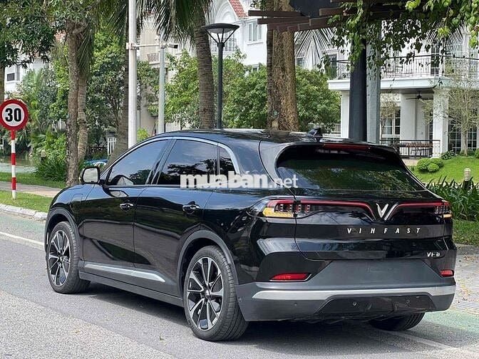 VinFast VF8 Plus 2024 CATL mua Pin
