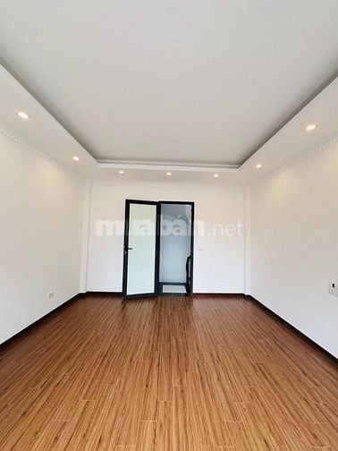 Bán nhà Khuyến Lương 5 tầng 31m2 mới kính coong