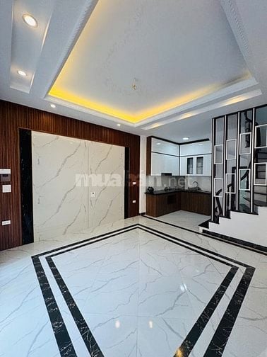 Bán nhà Khuyến Lương 5 tầng 31m2 mới kính coong