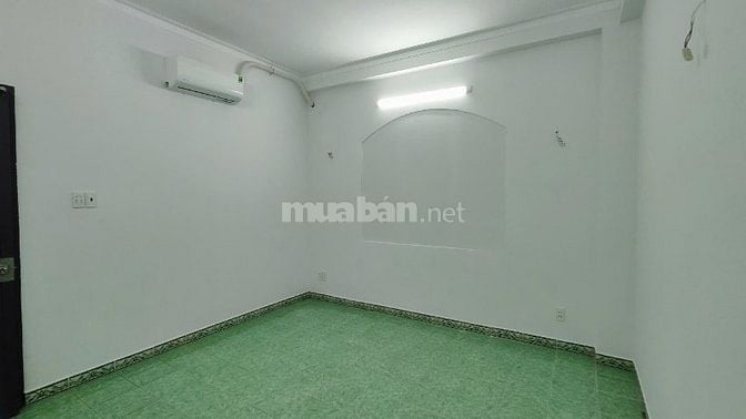 Cho thuê phòng tầng 1 đã có sẵn máy lạnh - 152 đường số 39, P.Tân Hưng