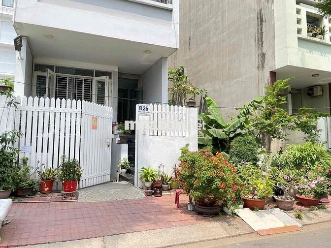 Cho thuê căn hộ 65m2, tầng 2, khu vực trung tâm quận 7, gần trường đại