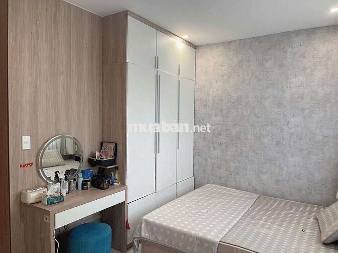 (7703) star tower 68m2. Thị trường 2,3 tỷ. Em gái ngây thơ : 1,850 tỷ
