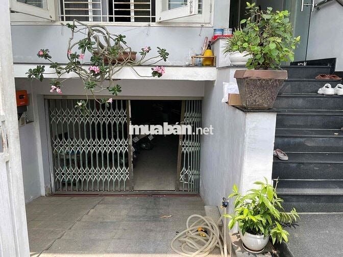 Cho thuê căn hộ 65m2, tầng 2, khu vực trung tâm quận 7, gần trường đại