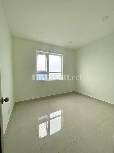 Nằm ngay trung tâm thương mại pacr mall 