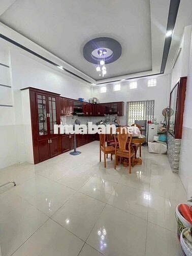 Nhà 2 lầu full nội thất KDC Hưng Phú 1