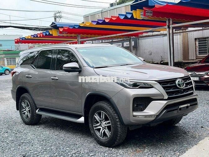 Toyota Fortuner 2022 2.4 4x2 MT - 39000 km