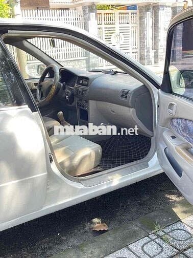 Toyota Corolla 1.6 Trắng 5 chỗ