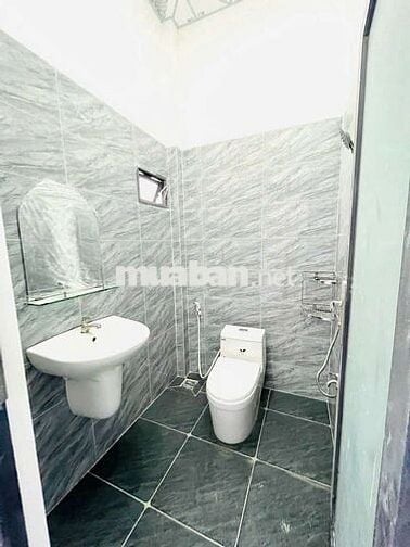 CHO THUÊ NHÀ MỚI HƯNG PHÚ 81mv 6tr. 2ml. 2pn. Sân.