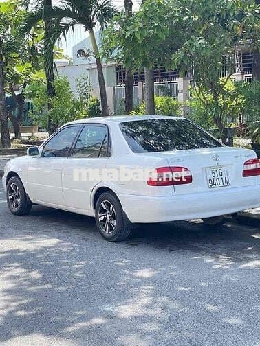 Toyota Corolla 1.6 Trắng 5 chỗ