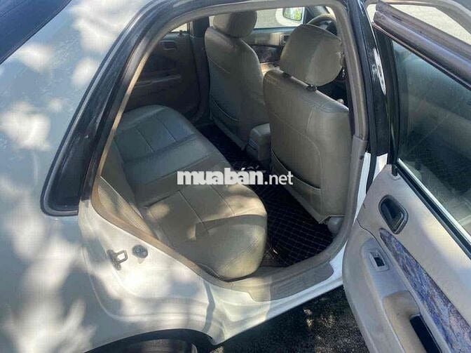 Toyota Corolla 1.6 Trắng 5 chỗ