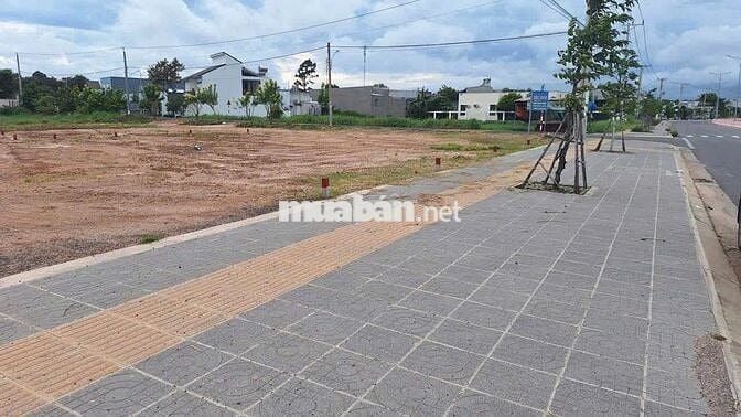 Bán gấp 2 nền đất liền kề đường Nguyễn Hữu Cảnh giá 1.450 tỷ/nền