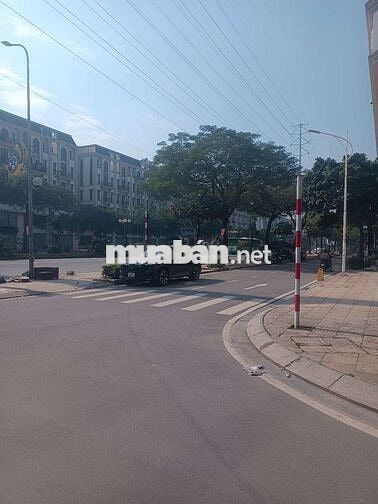 Đất dịch vụ Vạn Phúc - Him , an sinh tốt xây 7 tầng văn phòng, ở sướng