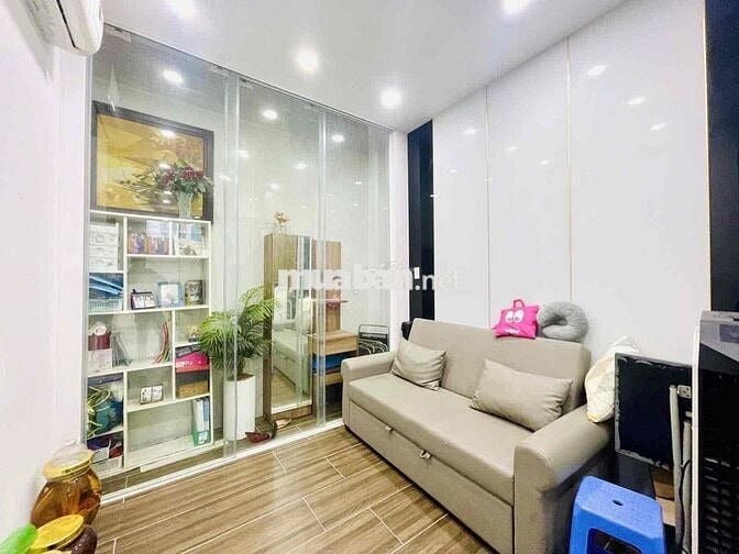 Bán nhà Nguyễn Chí Thanh p3 Quận 10 tặng hết nội thất 37m2 3 tầng nhà