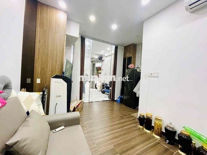 Bán nhà Nguyễn Chí Thanh p3 Quận 10 tặng hết nội thất 37m2 3 tầng nhà
