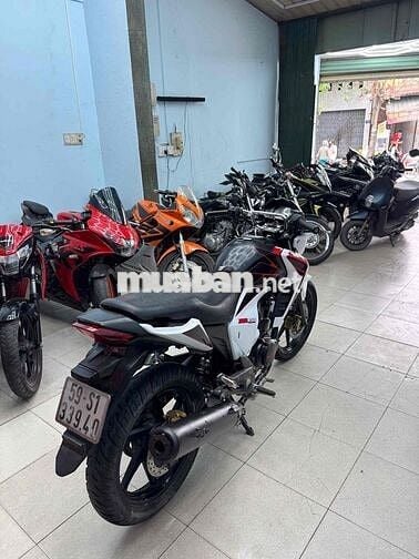 Honda RR150 màu Trắng Đen