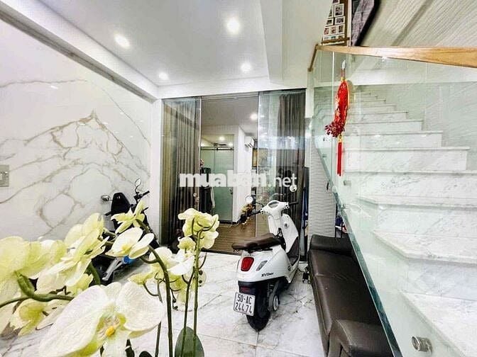 Bán nhà Nguyễn Chí Thanh p3 Quận 10 tặng hết nội thất 37m2 3 tầng nhà