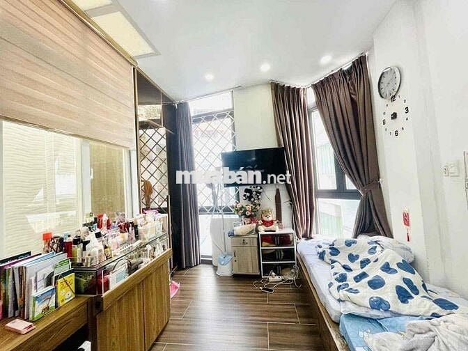 Bán nhà Nguyễn Chí Thanh p3 Quận 10 tặng hết nội thất 37m2 3 tầng nhà