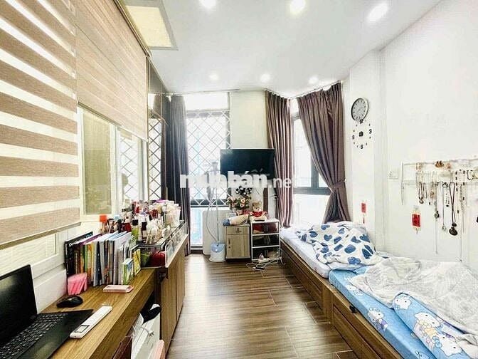 Bán nhà Nguyễn Chí Thanh p3 Quận 10 tặng hết nội thất 37m2 3 tầng nhà