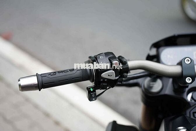 😈🤠 HONDA CB650R 2022 MÀU ĐEN , ODO THẤP CÓ ĐỒ CHOI