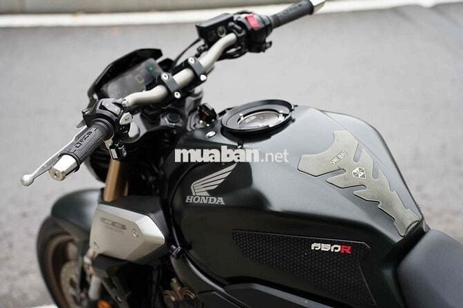 😈🤠 HONDA CB650R 2022 MÀU ĐEN , ODO THẤP CÓ ĐỒ CHOI
