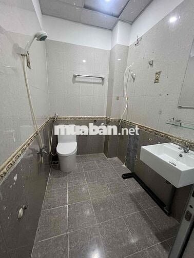 👉 Phòng trọ nữ Q8 – Lối đi riêng, an ninh, giá 2.5–3.5tr (Dương Bá Trạ