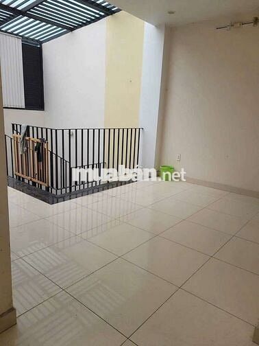 Cho thuê nguyên căn trống, rộng rãi, Hẻm xh, Nguyễn Oanh p17 Gò vấp