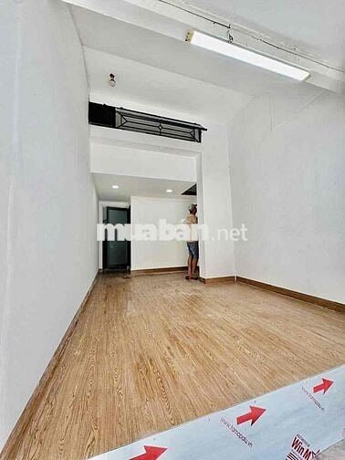 MẶT BẰNG KINH DOANH - GÁC Ở LẠI - NGAY TRUNG TÂM ĐƯỜNG LỚN