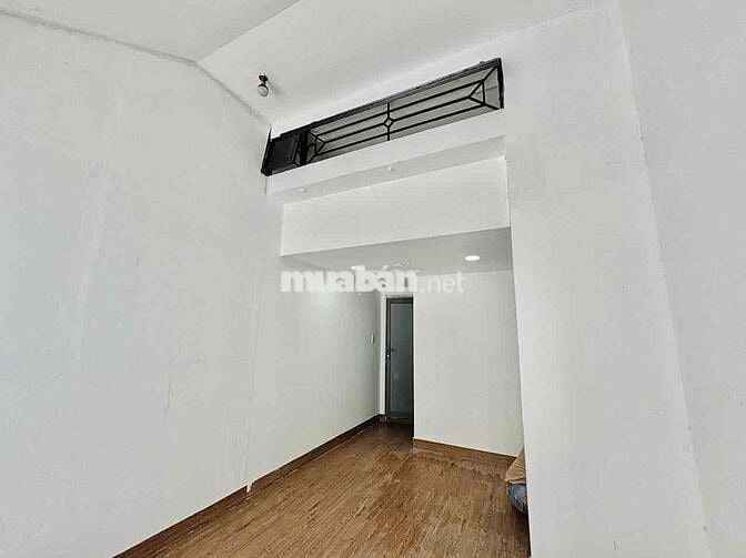 MẶT BẰNG KINH DOANH - GÁC Ở LẠI - NGAY TRUNG TÂM ĐƯỜNG LỚN