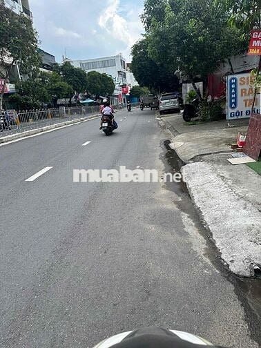 Chủ kẹt bán gấp MTKD Hiền Vương. Dt 3.5m x 20m. Nhà 2 tấm. Giá 7.5 tỷ