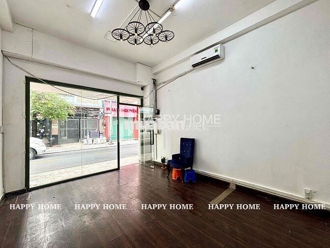 MB MẶT TIỀN Q1 - KHU VĂN PHÒNG SẦM UẤT - GIÁT TỐT