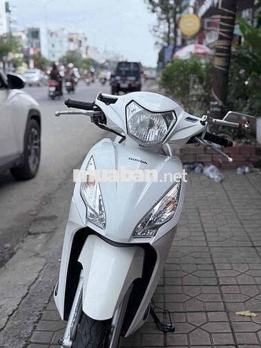 Honda Vision Trắng