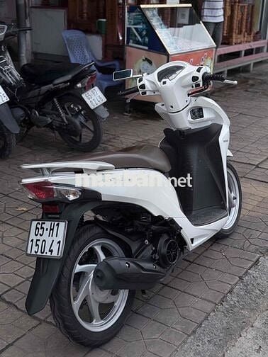 Honda Vision Trắng