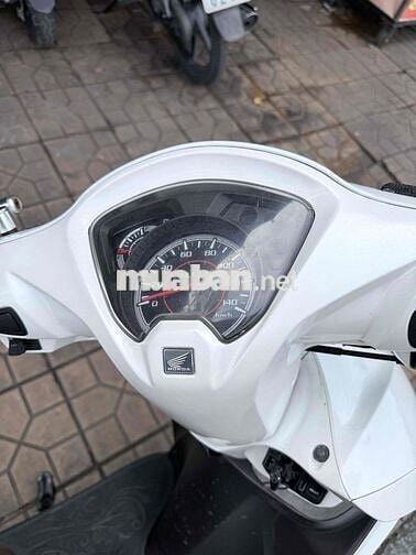 Honda Vision Trắng