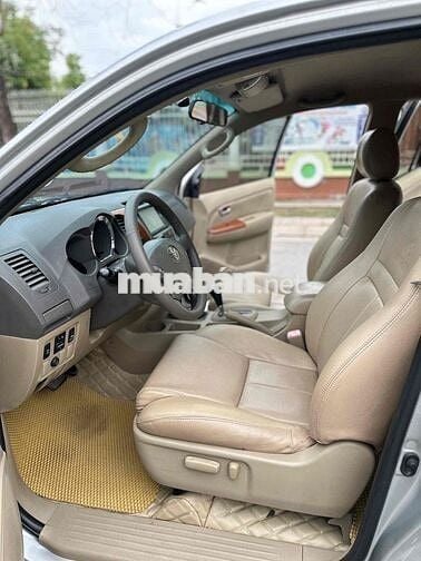 Toyota Fortuner 2012 - AT