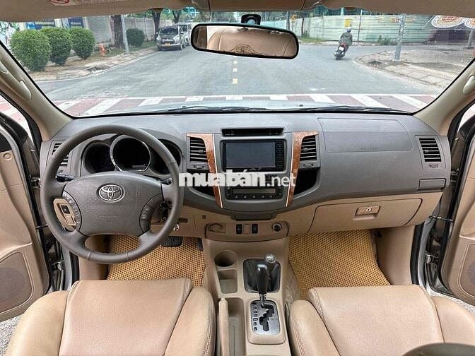Toyota Fortuner 2012 - AT