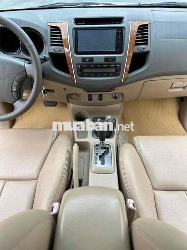 Toyota Fortuner 2012 - AT