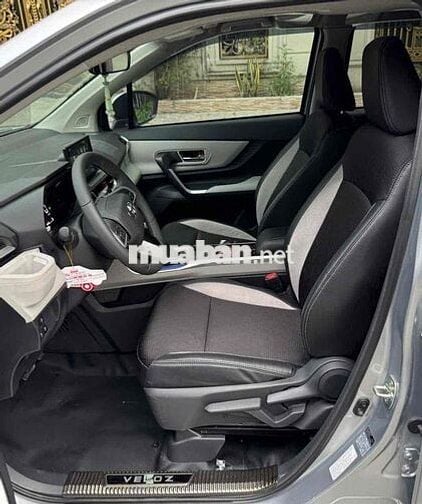 CẦN BÁN XE TOYOTA VELOZ TOP XS2024. 9000 km