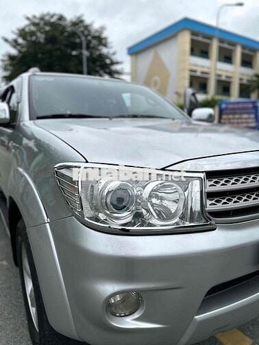 Toyota Fortuner 2012 - AT