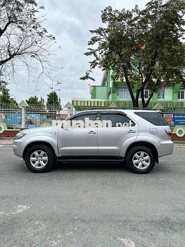 Toyota Fortuner 2012 - AT