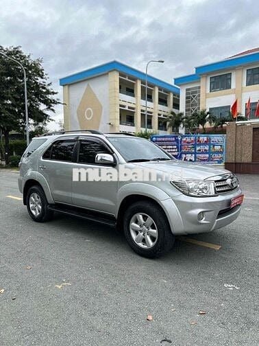 Toyota Fortuner 2012 - AT